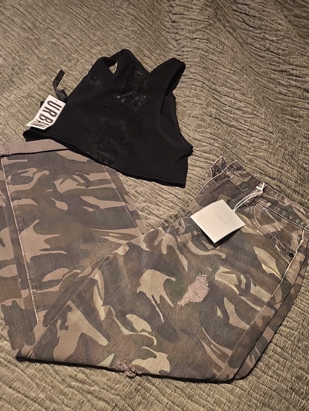 Urban Outfitters Women's Camo Boyfriend Jeans - Olive & Gray & UO top Brand New